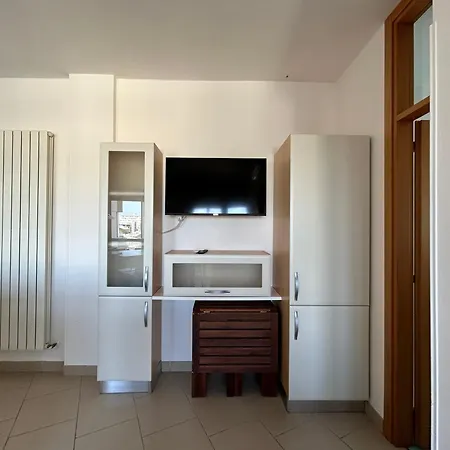 Nievo-ceccarini Pedonale Flexrent - Immobiliare Abissinia * リッチョーネ