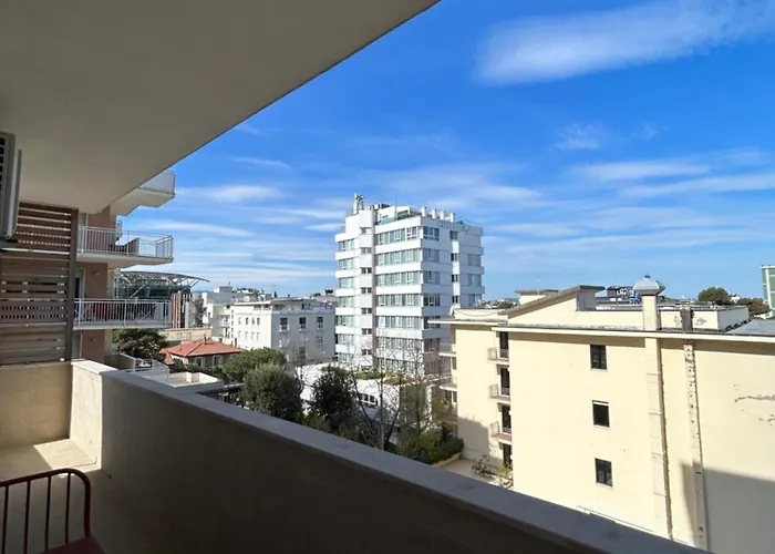 Nievo-ceccarini Pedonale Flexrent - Immobiliare Abissinia * ריצ'יונה