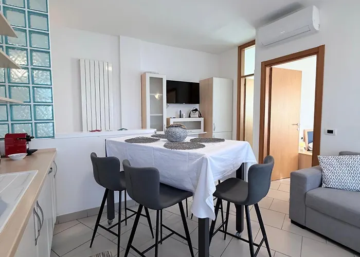 Nievo-ceccarini Pedonale Flexrent - Immobiliare Abissinia * ריצ'יונה