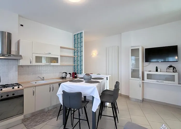 Nievo-ceccarini Pedonale Flexrent - Immobiliare Abissinia