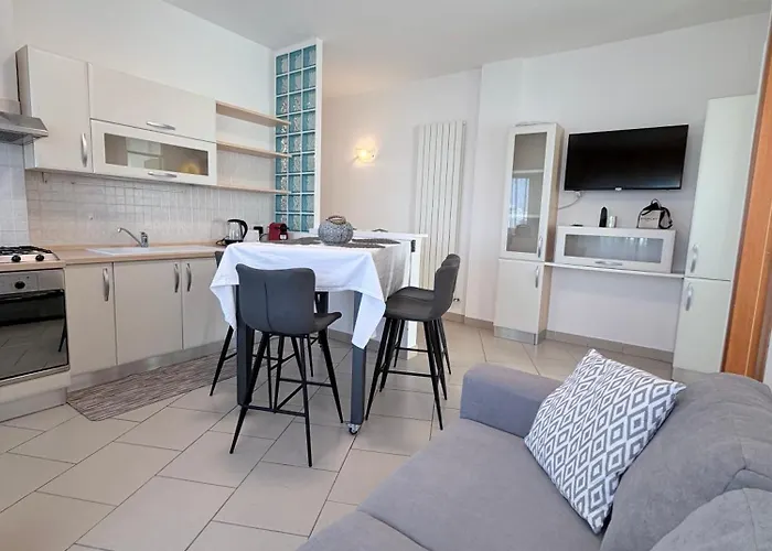 Nievo-ceccarini Pedonale Flexrent - Immobiliare Abissinia リッチョーネ