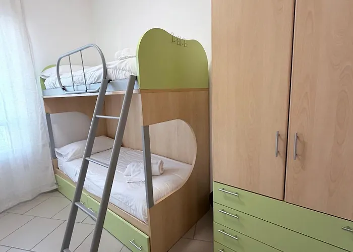 Nievo-ceccarini Pedonale Flexrent - Immobiliare Abissinia Riccione