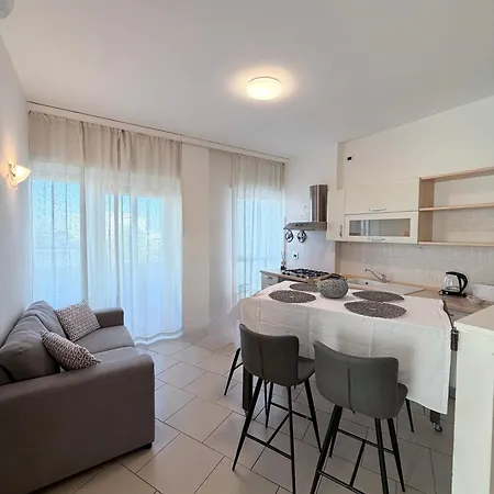 Nievo-ceccarini Pedonale - Flexrent Immobiliare Abissinia Apartment *