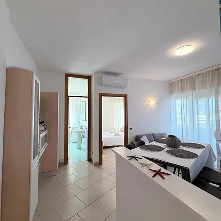 Daire Nievo-ceccarini Pedonale - Flexrent Immobiliare Abissinia Riccione