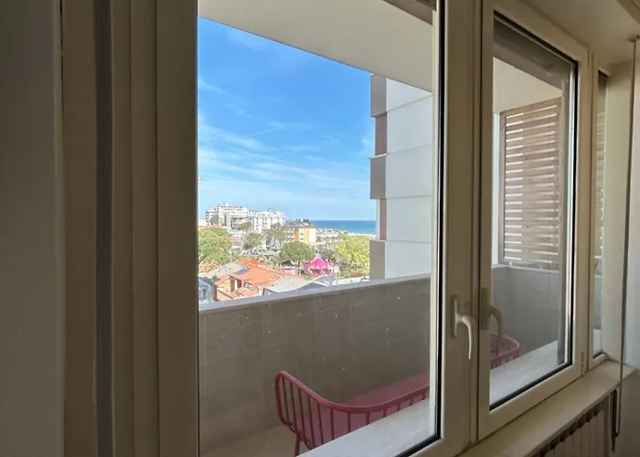 Nievo-ceccarini Pedonale Flexrent - Immobiliare Abissinia Riccione