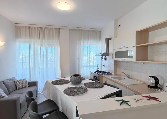 아파트 Nievo-ceccarini Pedonale Flexrent - Immobiliare Abissinia 리치오네